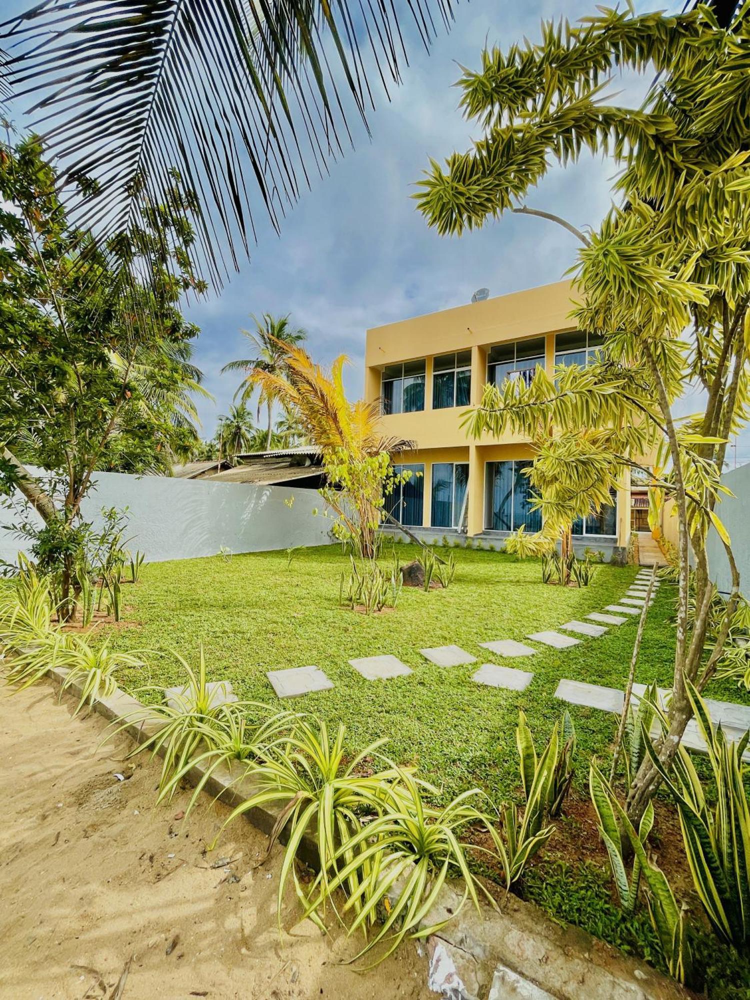 Solomon Beach Hotel Marawila Exterior foto