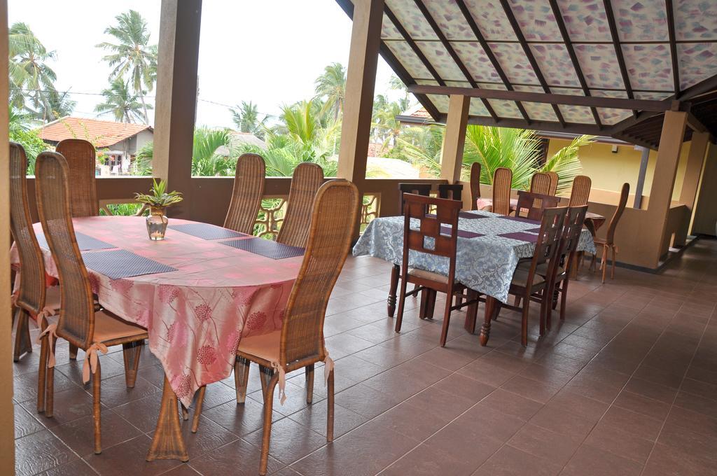 Solomon Beach Hotel Marawila Exterior foto