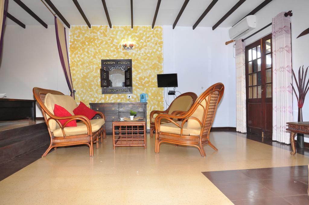 Solomon Beach Hotel Marawila Exterior foto