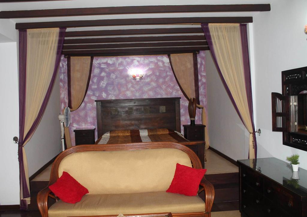 Solomon Beach Hotel Marawila Exterior foto
