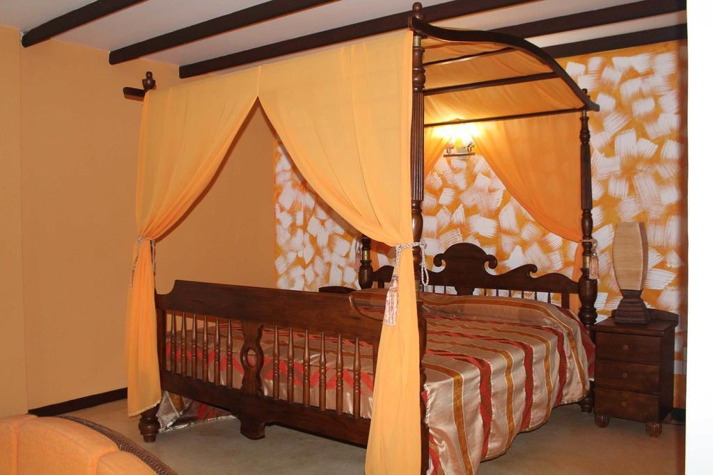 Solomon Beach Hotel Marawila Quarto foto