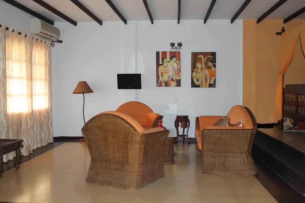 Solomon Beach Hotel Marawila Quarto foto